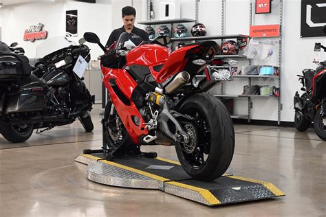 2025 Ducati Panigale V2 - Onyx Moto San Diego