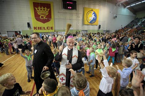 Masowy Odp Yw Uczni W Z Lekcji Religii Nowe Badanie Cbos Oko Press