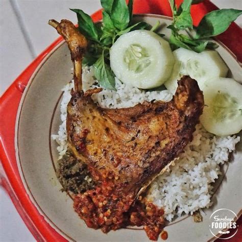 15 Rekomendasi Restoran Bebek Yang Wajib Dicoba Di Kota Pahlawan 2024