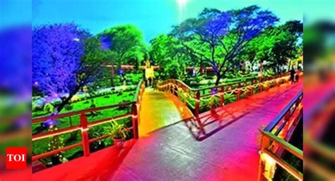 park lakefront   sprawling  park  necklace road hyderabad