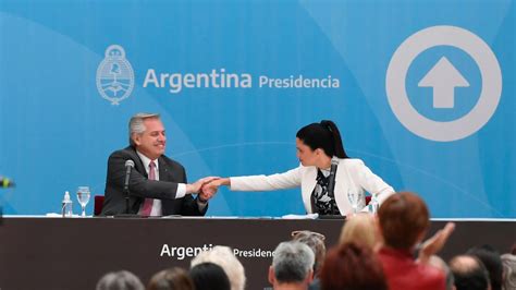 Luana Volnovich Volvi A Compartir Un Acto Con El Presidente Tras La