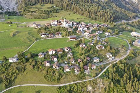 Der Schweizer Bauer Berg vor Abbruch Höchste Alarmstufe in Brienz GR