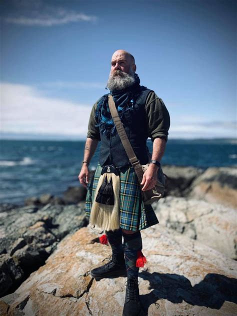 14 Photos That Prove Real Men Wear Kilts Artofit