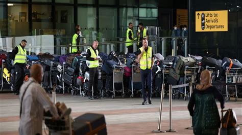 Britani E Madhe Stafi Tokësor I Aeroportit Heathrow Në Grevë Për