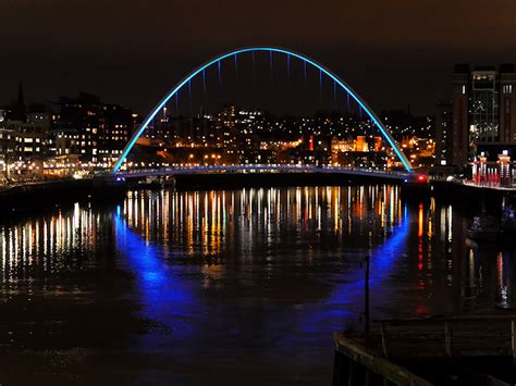 Gateshead Millennium Bridge (Night View) © David Dixon cc-by-sa/2.0 ...