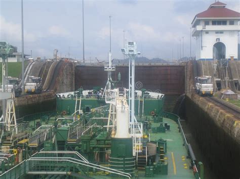 Tanker In The Panama Canal Stock Image Image Of Mules 106840701