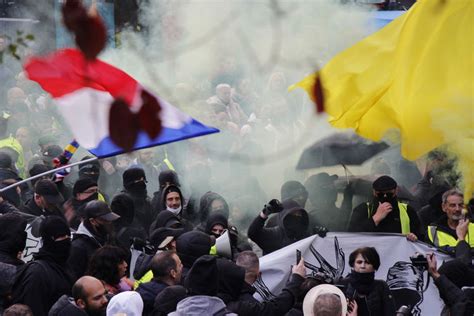 Sarı yelekliler yeniden sokaklarda YENİ ASYA