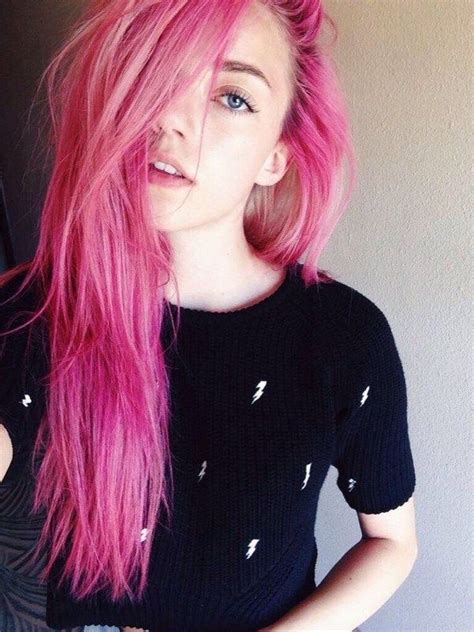 Capelli Rosa Il Trend Abbinamenti Trucco E Come Ottenerli Dyed