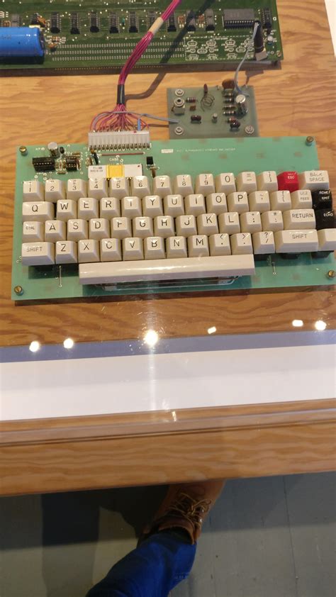 Original macintosh keyboard in a museum : r/MechanicalKeyboards