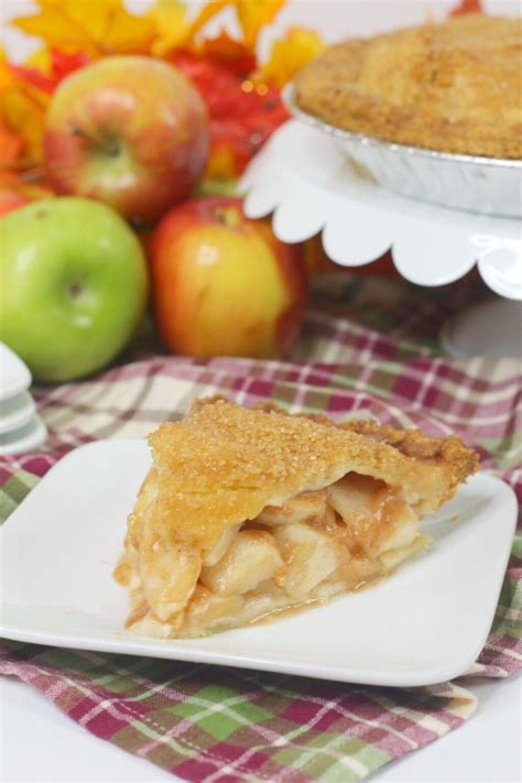 Simple Bourbon Apple Pie Recipe