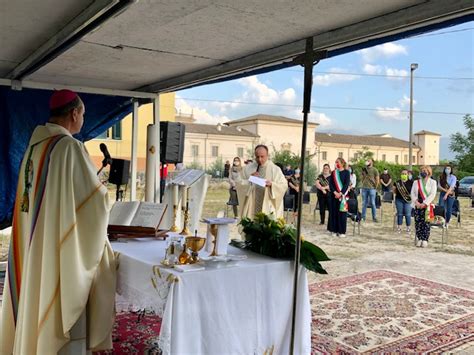 San Pietro Celestino V Il Vescovo Michele Fusco Celebra La Prima Messa