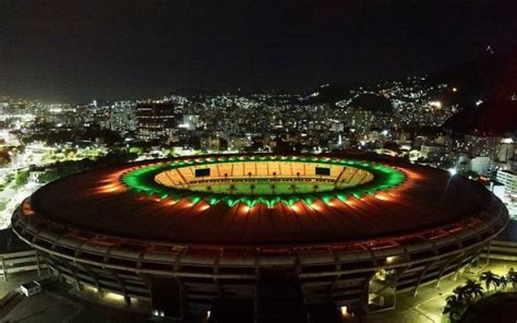 Maracan Iluminado Cores Do Brasil Em Homenagem Estreia Na Copa