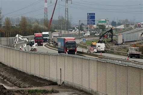 Mur Anti Intrusions Calais La Justice Rejette La Suspension Des