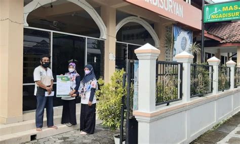 FKPAI KUA Kraton Sambangi Masjid Dan Distribusi Pamflet SE Menteri