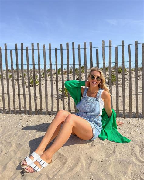 What To Wear To The Beach: Cute Outfits To Copy 2023 - Lulus.com ...