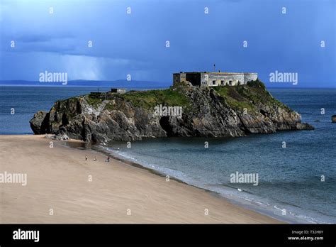 St Catherines Island Tenby Wales Stock Photo Alamy
