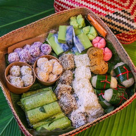 Kueh Kueh Platter Cavemen