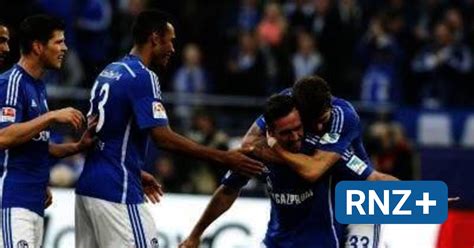 Schalke Stoppt Mit Sieg Wolfsburgs Siegesserie Bundesliga