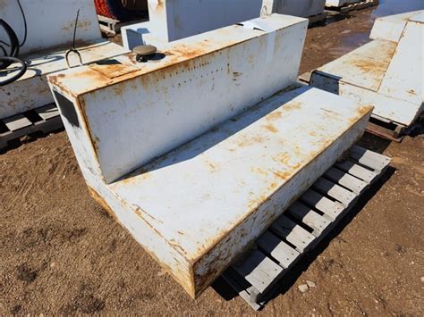 7091 • Truck Bed L Shaped Fuel Tank By Integrity Sales And Auction