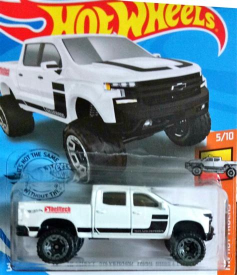 Hot Wheels Chevy Silverado Town