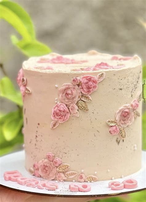Rose Cake Design With Pink Flowers