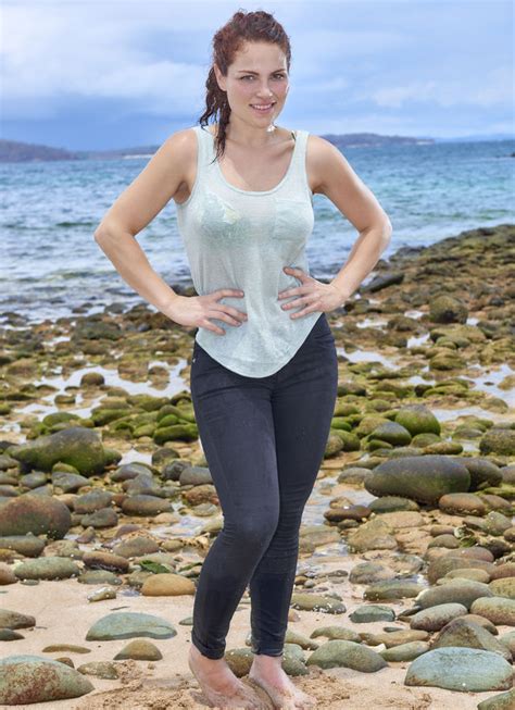 5 Hot Sexy Delia Garcia Bikini Pics