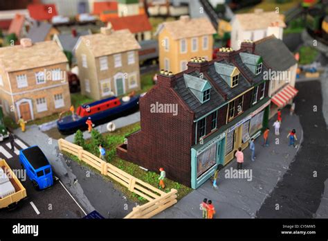 Miniature village people hi-res stock photography and images - Alamy