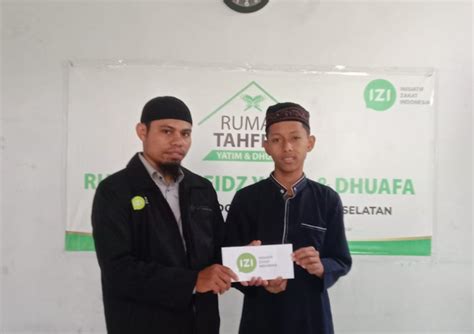 Santri Rumah Tahfidz Izi Sulsel Terima Beasiswa Bulanan Inisiatif