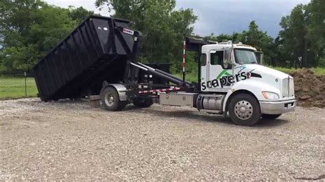 Kenworth Hooklift Picking Up 30 Yard Dumpster Youtube