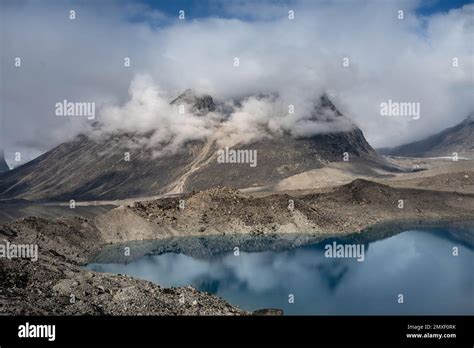 Akshayuk Pass Hi Res Stock Photography And Images Alamy