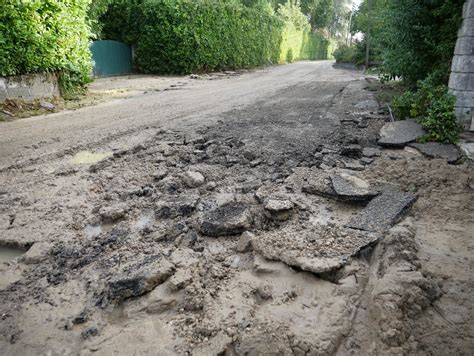 Intempéries Arbre Foudroyé Camping Dans La Boue Les Tristes Images