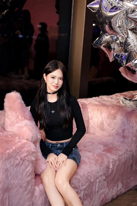 Con G I Tu I G Y S T C A Bom Sex Ch U Chung L Cao G N M Gu Th I Trang C T Nh