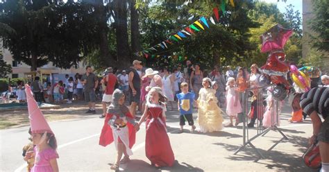 Trévoux Lécole de La Sidoine en pleine fête de fin danné