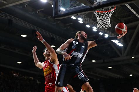 BM ON LBA TROPPA VIRTUS PER QUESTA PESARO ALLA SEGAFREDO ARENA