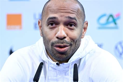 Photo Le sélectionneur de l équipe de France Espoirs Thierry Henry en