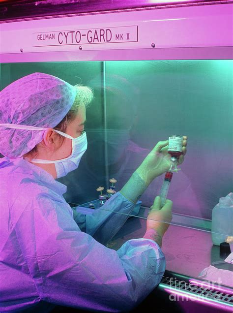 Pharmacist Preparing Chemotherapy Drugs Photograph By Simon Fraser