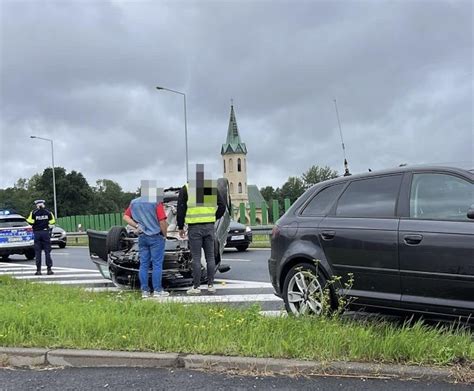 Dachowanie Samochodu Na Trasie S W Kierunku Bielska Bia Ej S U By Na