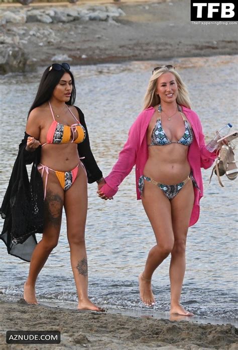 Nikita Jasmine Sexy Seen Flaunting Her Hot Bikini Body At The Beach With Morag Chrichton In