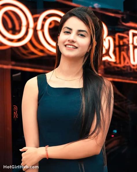 Hot Piyanka Mongia Big Boobs Instagram Model Pics