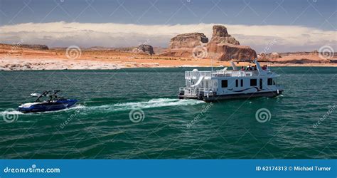 Houseboat On Lake Powell Editorial Stock Photo Image Of Mountain