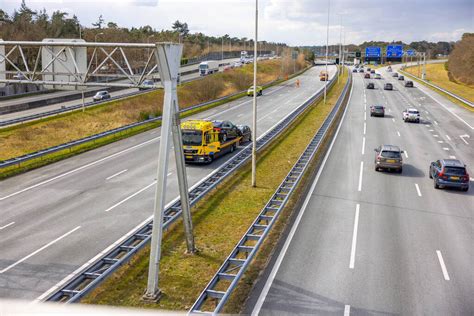 Snelweg Afgesloten Door Ongeval Met Twee Auto S Rijksweg A28 R 18 0 A