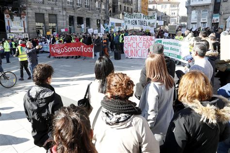 Vigo Somos Todos Medio Millar De Personas Se Manifiestan En Porta Do Sol