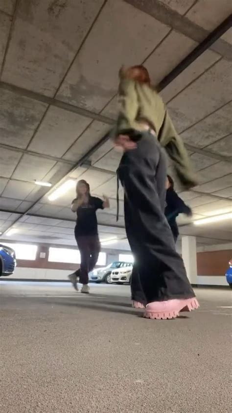 Pin de lizette em Me obsessing over people Im gay FYI Vídeo em Mulher perfeita