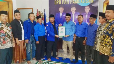 Baidowi Kembalikan Formulir Ke Pan Abdul Haq Dia Sosok Pemimpin Muda