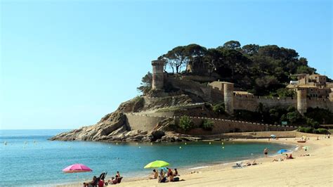 Mor Un Turista En Caure D Un Penya Segat A Tossa De Mar Quan Volia Fer