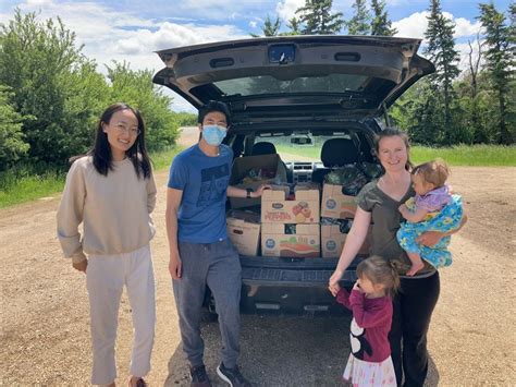 Student Volunteers Help To Connect Local Farms With Food Banks To