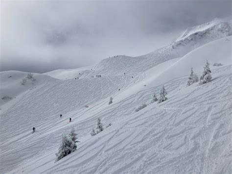 Montagne Massifs isérois après les chutes de neige attention aux