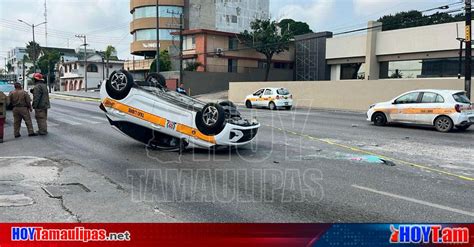 Hoy Tamaulipas Choque Y Volcadura De Taxi En La Avenida Hidalgo Dejo