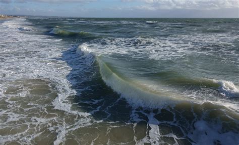 Small Plunging Waves Paul Sgargetta Flickr