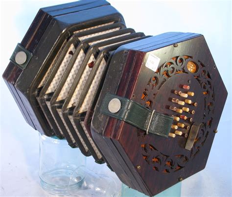 The Concertina Museum Collection Ref:C-222.